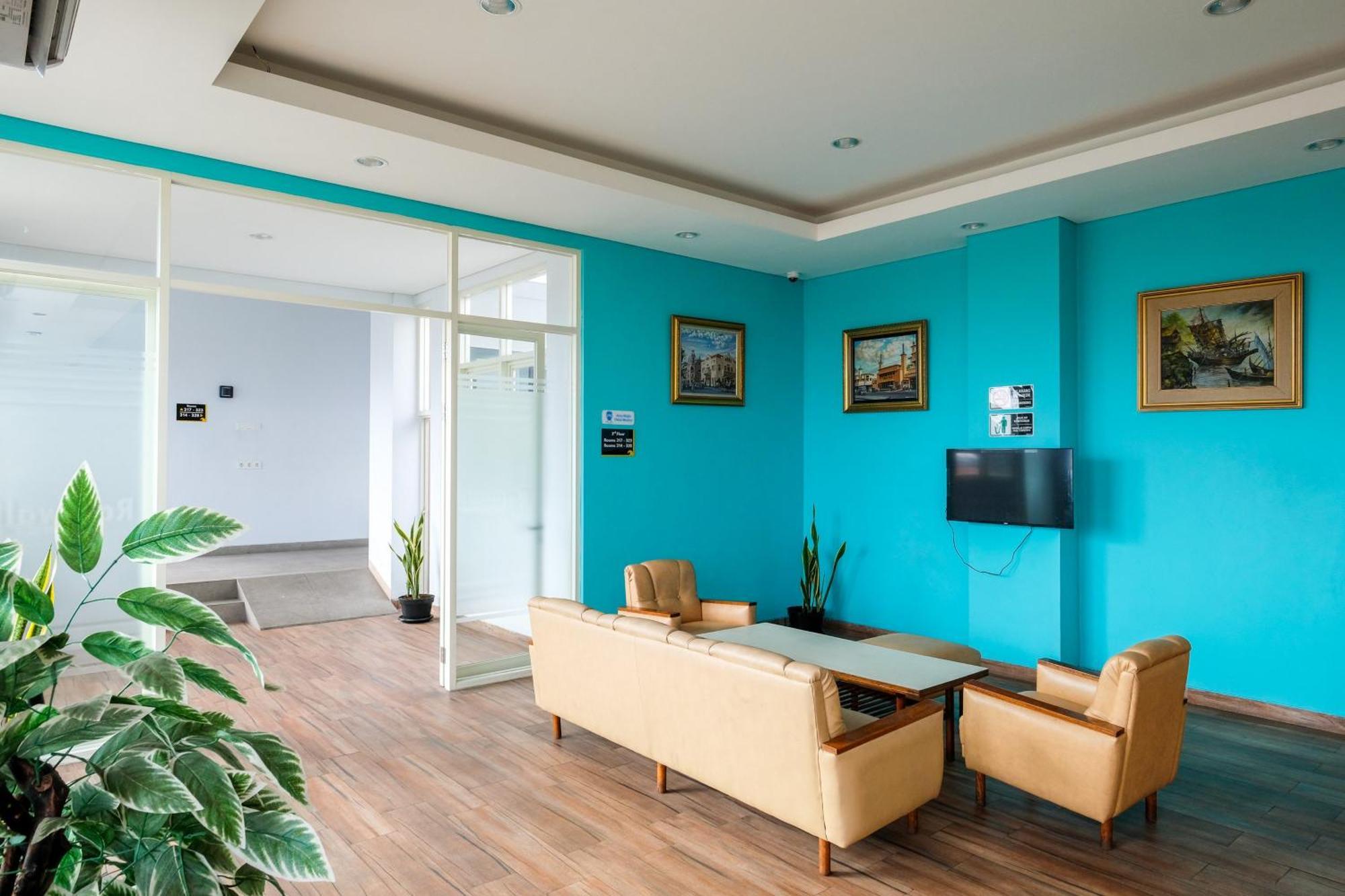 Sans Hotel Rajawali Surabaya By Reddoorz Krembangan Exterior photo