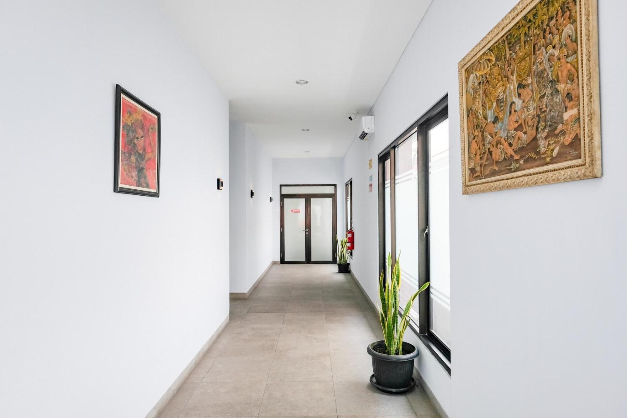 Sans Hotel Rajawali Surabaya By Reddoorz Krembangan Exterior photo